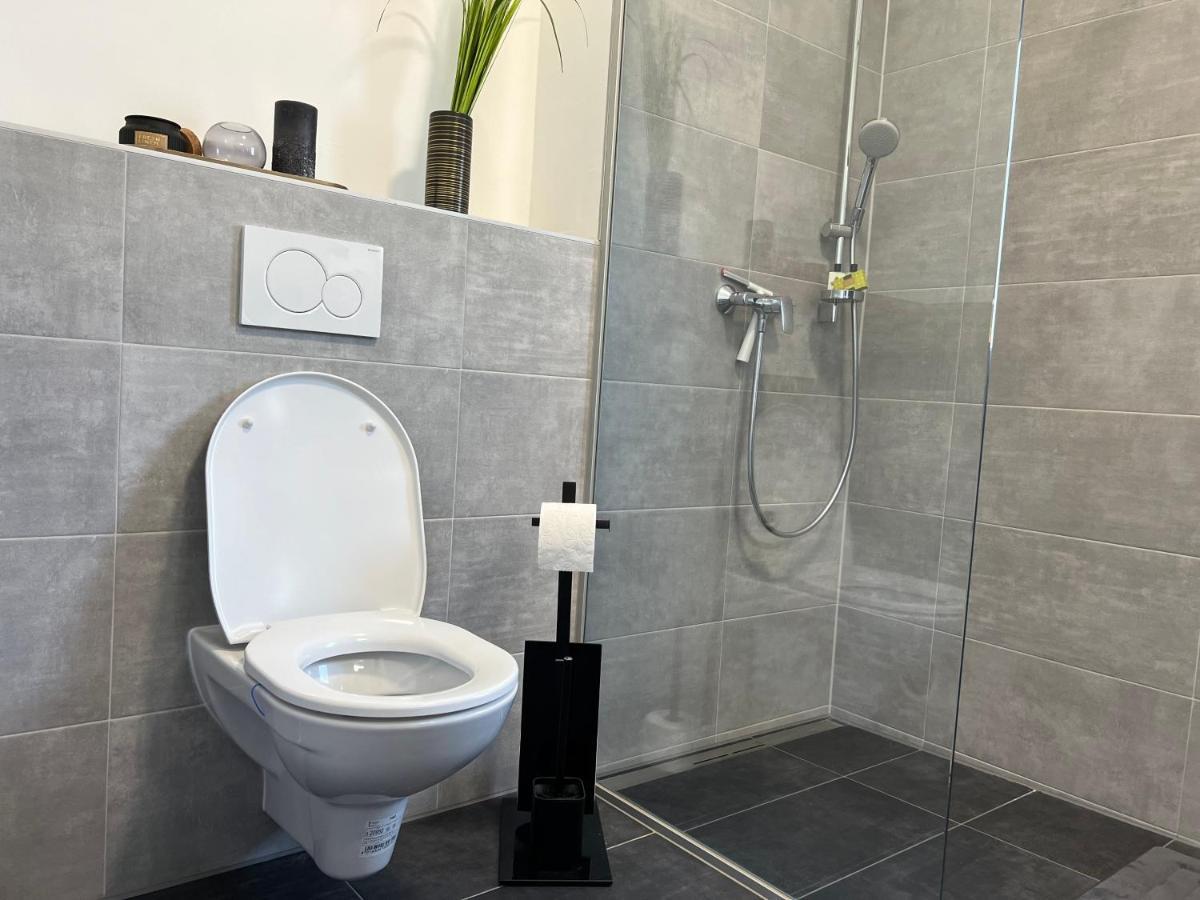 Designapartment Blue Sky -55M2-Free Parking & Wifi Graz Buitenkant foto